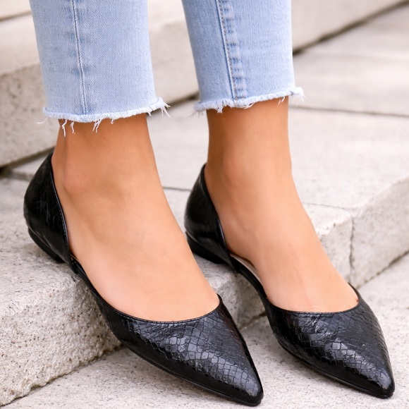 Marc Fisher Shoes - Marc Fisher Size 7 Black Snake Embossed Pointed Toe Flats D’Orsay